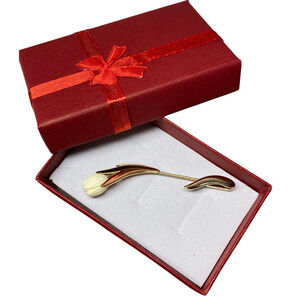 Unassuming Vintage Avon Gold Tone Faux Ivory Carved Tulip Hat/Lapel Jewelry Pin